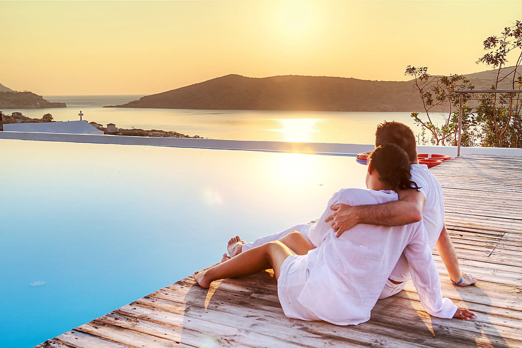عطلات شهر العسل الرومانسية في اليونان مع نقل VIP اليونان