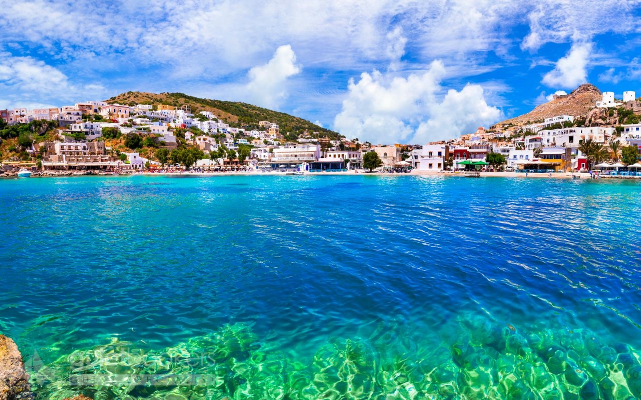 ما هي الجزر التي يمكن زيارتها مع خدمة نقل الشخصيات المهمة في اليونان؟